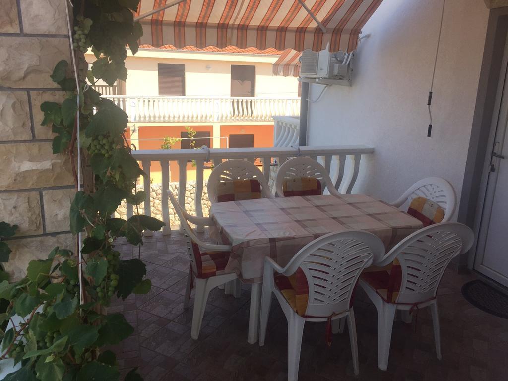Apartment Krmpotic Vir Kamer foto
